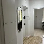 Przestronna Kawalerka Mokotow Dla 3 Osob Appartamento *
