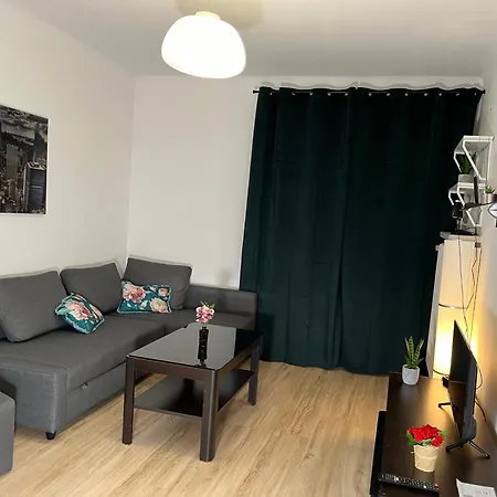 Przestronna Kawalerka Mokotow Dla 3 Osob Warschau