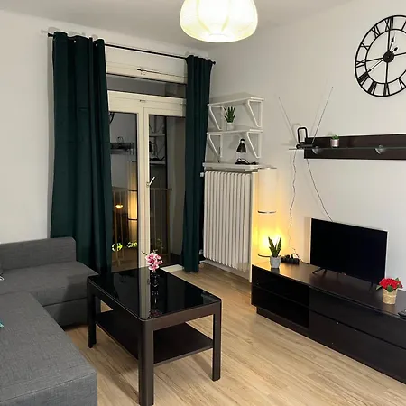 Przestronna Kawalerka Mokotow Dla 3 Osob Apartmán *